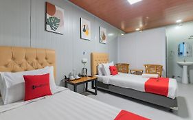 RedDoorz Container @ Teras Cimanuk Garut